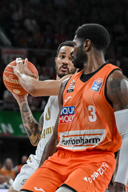 哥伦比亚等 哥伦比亚等